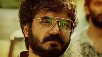 'വെയിറ്റ്' എന്ന് മാത്രം മറുപടി; ഹൈബ്രിഡ് കഞ്ചാവ് കേസിൽ നടൻ ശ്രീനാഥ്‌ ഭാസിയെ സാക്ഷിയാക്കും