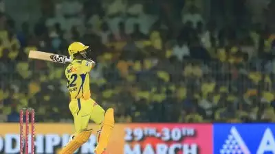 CSK UPDATES: കണ്ണാടി പോൽ തുള്ളാടുമീ വിണ്ണാറ്റിൽ നീന്തി വരാം....; ഡാൻസ് കളിയിൽ പുലി കളിക്കളത്തിൽ എലിയായി രാഹുൽ ത്രിപാഠി; ടീമിന് പറ്റിയ ഏറ്റവും വലിയ അബദ്ധമെന്ന് സോഷ്യൽ മീഡിയ