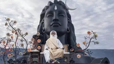 ജഗ്ഗി വാസുദേവിന്റെ ഇഷ ഫൗണ്ടേഷനില്‍ പ്രായപൂര്‍ത്തിയാകാത്ത വിദ്യാര്‍ത്ഥിയ്ക്ക് ലൈംഗിക പീഡനം; വീട്ടില്‍ അറിയിക്കരുതെന്ന് സ്‌കൂള്‍ പ്രിന്‍സിപ്പലും ഹോസ്റ്റല്‍ വാര്‍ഡനും; ഭീഷണിപ്പെടുത്തിയ ജീവനക്കാരെയും പ്രതി ചേര്‍ത്ത് പൊലീസ്