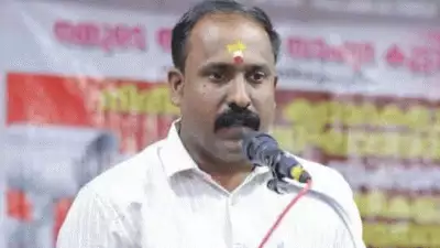 വ്യാജ ഡിഗ്രി സര്‍ട്ടിഫിക്കറ്റിലൂടെ ജോലിക്കയറ്റം; സഹകരണ വകുപ്പിലെ ജീവനക്കാരനും ബിജെപി നേതാവുമായ വിഎന്‍ മധുകുമാറിന് സസ്‌പെന്‍ഷന്‍