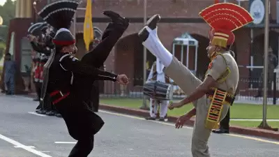 പാക് വ്യോമാതിര്‍ത്തി അടച്ചു; ഇന്ത്യന്‍ വിമാനങ്ങള്‍ക്ക് അനുമതിയില്ല; പാകിസ്ഥാന്‍ തിരിച്ചടി ഭയക്കുന്നു; തീരുമാനം ദേശീയ സുരക്ഷ സമിതി യോഗത്തിന് പിന്നാലെ