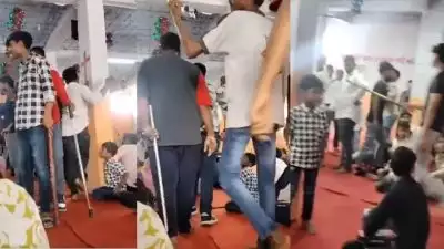 ഈസ്റ്റർ ദിനത്തിൽ ആയുധങ്ങളുമായി ക്രൈസ്തവരുടെ പ്രർത്ഥനാ ഹാളിലേക്ക് ഇരച്ചുകയറി വിശ്വഹിന്ദു പരിഷത്തും ബജ്‌റംഗ്ദളും; ജയ് ശ്രീറാം വിളികളും ഭീഷണിയും, വീഡിയോ