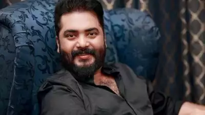 പന്നി പണ്ടേ ക്രിസ്ത്യന്‍, പശു ഹിന്ദുവായിട്ട് അധികകാലം ആയില്ല.. പക്ഷെ ക്യാന്‍സറിനുും ഹാര്‍ട്ട് അറ്റാക്കിനും വര്‍ഗീയത ഇല്ല: വിനു മോഹന്‍