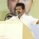 പ്രകൃതിക്ക് ജാതിയുണ്ടോ? സൂര്യനും മഴയ്ക്കുമെല്ലാം മതമുണ്ടോ? മയക്കുമരുന്ന് പോലെ തന്നെ ജാതിയും മതവും ഉപേക്ഷിക്കണമെന്ന് കുട്ടികളോട് വിജയ്