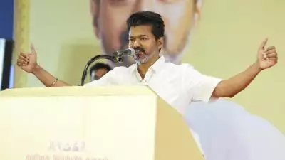 പ്രകൃതിക്ക് ജാതിയുണ്ടോ? സൂര്യനും മഴയ്ക്കുമെല്ലാം മതമുണ്ടോ? മയക്കുമരുന്ന് പോലെ തന്നെ ജാതിയും മതവും ഉപേക്ഷിക്കണമെന്ന് കുട്ടികളോട് വിജയ്