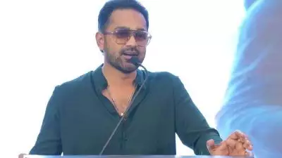 ആശുപത്രിക്കിടക്കയില്‍ ഞാന്‍ ഒരു കുട്ടിയപ്പോലെ കരഞ്ഞു, കൂടുതല്‍ വിയര്‍പ്പും രക്തവുമൊഴുക്കുകയാണ്: ആസിഫ് അലി