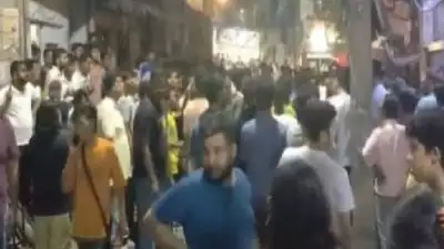 പശുമാംസം വിറ്റെന്നാരോപിച്ച് കടയുടമയ്ക്ക് ആൾക്കൂട്ടമർദ്ദനം; മലയാളി വിദ്യാർത്ഥികൾക്ക് നേരെയും രോഷം