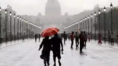ഡൽഹിയിൽ റെഡ് അലർട്ട്; അതിശക്തമായ മഴയും കാറ്റും, വിമാന സർവീസുകൾ വൈകും, ജാഗ്രതാ നിർദേശം