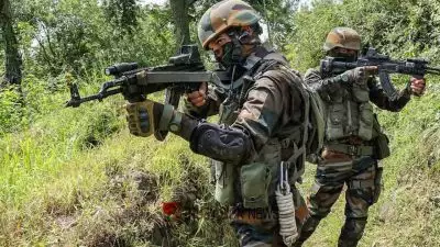ഓപ്പറേഷൻ സിന്ദൂറിന് പിന്നാലെ ഷോപ്പിയാനിൽ ഏറ്റുമുട്ടൽ; മൂന്ന് ഭീകരരെ വധിച്ച് സൈന്യം