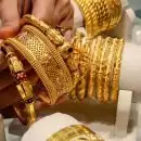 കുതിപ്പിനൊടുവിൽ കിതച്ച് പൊന്ന്; കുത്തനെ ഇടിഞ്ഞ് സ്വർണവില, വീണ്ടും 70,000ത്തിൽ താഴെ
