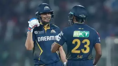 IPL 2025: ടെസ്റ്റല്ല ടി20യില്‍ കളിക്കേണ്ടതെന്ന് അവനോട് ആരെങ്കിലും പറഞ്ഞുകൊടുക്ക്, എന്ത് പതുക്കെയാണ് ആ താരം കളിക്കുന്നത്‌, വിമര്‍ശനവുമായി മുന്‍ താരം