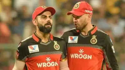 IPL THROWBACK: എനിക്ക് അവനെ ഇഷ്ടമില്ലായിരുന്നു, കാണുമ്പോള്‍ വെറുപ്പ് തോന്നും, ഞങ്ങള്‍ തമ്മില്‍ ഒരിക്കലും സെറ്റാകില്ലെന്ന് കരുതി, കോഹ്‌ലിയെ കുറിച്ച് ഞെട്ടിക്കുന്ന വെളിപ്പെടുത്തലുമായി എബിഡി