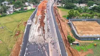 ദേശീയപാത ഇടിഞ്ഞുതാഴ്ന്നതിൽ നടപടിയെടുത്ത് കേന്ദ്രം; കരാർ കമ്പനിയെ ഡീബാർ ചെയ്തു, ഉദ്യോഗസ്ഥർക്ക് സസ്‌പെൻഷൻ