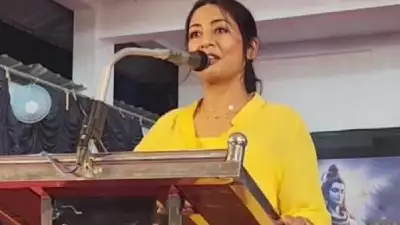 എന്ത് എങ്ങനെ ചെയ്യുമെന്ന് യാതൊരു ബോധവുമില്ലാത്തവരാണ് പാകിസ്ഥാന്‍, വിജയം ഇന്ത്യയ്ക്ക് തന്നെ.. ആര്‍മിക്ക് വേണ്ടി പ്രാര്‍ത്ഥിക്കാം: നവ്യ നായര്‍