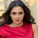 പ്രശസ്തയാക്കിയ സിനിമ വിനയായി, തായ്‌ലാന്‍ഡിലേക്ക് പോകുന്നതിനിടെ അറസ്റ്റ്; ആരാണ് ഷെയ്ഖ് ഹസീനയായി വേഷമിട്ട നുസ്രത് ഫാരിയ?