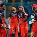 IPL 2025: എല്ലാ തവണയും ഭാഗ്യം കൊണ്ട് ടീമിലുള്‍പ്പെടും, എന്നാല്‍ കളിക്കുകയുമില്ല, ആര്‍സിബി അവനെ എന്തിനാണ് പിന്നെയും പിന്നെയും കളിപ്പിക്കുന്നത്, വിമര്‍ശനവുമായി ആകാശ് ചോപ്ര