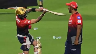 IPL 2025: പ്ലേഓഫിന് ഒരുങ്ങുന്ന ആര്‍സിബിക്ക് വമ്പന്‍ തിരിച്ചടി, സൂപ്പര്‍താരം ഇനി കളിക്കില്ല, അവനില്ലാതെ എങ്ങനെ കപ്പടിക്കും, പരിക്കേറ്റതോടെ ഇനിയുളള മത്സരങ്ങള്‍ നഷ്ടമാവും