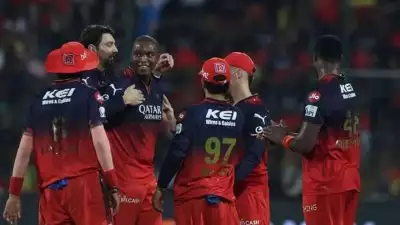 IPL 2025: ആര്‍സിബിക്ക് വമ്പന്‍ തിരിച്ചടി, ഈ വര്‍ഷവും കപ്പ് കിട്ടാന്‍ ചാന്‍സില്ല, ഇതൊരുമാതിരി ചെയ്തായി പോയി, ആരാധകര്‍ സങ്കടത്തില്‍