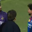 IPL 2025: റിങ്കുവിന്റെ കരണം നോക്കി അടിച്ച് കുല്‍ദീപ് യാദവ്, ഇരുവരും തമ്മില്‍ എന്താണ് പ്രശ്‌നം, വിശദീകരണവുമായി കൊല്‍ക്കത്ത ടീം