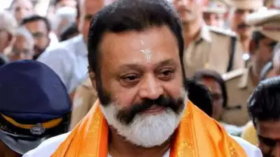 'മന്ത്രി കെ രാജനെ കെട്ടിപിടിച്ച് മുത്തം കൊടുക്കാൻ ആഗ്രഹിക്കുന്നു, ഞെക്കിപ്പൊട്ടിച്ച് അഭിനന്ദിക്കുന്നു'; തൃശൂർ പൂരം നടത്തിപ്പിൽ അഭിനന്ദനവുമായി സുരേഷ് ​ഗോപി