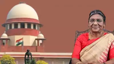 ബില്ലുകളിൽ രാഷ്ട്രപതിക്ക് സമയപരിധി നിശ്ചയിക്കാൻ സുപ്രീംകോടതിക്ക് സാധിക്കുമോ? സുപ്രീംകോടതി വിധിക്കെതിരെ 14 ചോദ്യങ്ങളുമായി ദ്രൗപദി മുർമു, സവിശേഷ അധികാരം ഉപയോഗിച്ച് നിർണായക നീക്കം