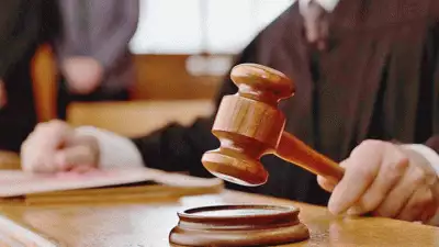 അധ്യാപകനെതിരെ ആറ് പോക്‌സോ കേസുകള്‍; പിടിയിലാകുമെന്ന് മനസിലായതോടെ ആത്മഹത്യശ്രമം; കോടതിയില്‍ പരാതിക്കാര്‍ മൊഴിമാറ്റിയതോടെ ജാമ്യം