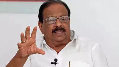 'കെ സുധാകരന്‍ തുടരട്ടെ പിണറായി ഭരണം തുലയട്ടെ'; കെപിസിസി ഓഫീസിന് മുന്നില്‍ ഫ്‌ളക്‌സ് ബോര്‍ഡ്; നേതൃത്വത്തെ തുടരെ പ്രതിസന്ധിയിലാക്കി സുധാകര പക്ഷം