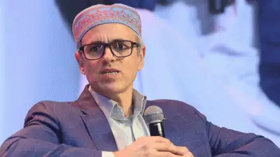 വെടിനിര്‍ത്തല്‍ പ്രഖ്യാപനം ഇരുകൈയും നീട്ടി സ്വീകരിക്കുന്നു; പ്രഖ്യാപനം നേരത്തെ ആകാമായിരുന്നു; അതിര്‍ത്തി ഗ്രാമങ്ങളില്‍ വന്‍ നാശനഷ്ടമുണ്ടായതായി ഒമര്‍ അബ്ദുള്ള