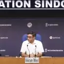 പഹല്‍ഗാമിലെ നിഷ്ഠൂര ആക്രമണത്തിന് മറുപടി നല്‍കി; ഭീകരാക്രമണത്തിന് പിന്നിലെ പാക് പങ്ക് വ്യക്തം; ഓപ്പറേഷന്‍ സിന്ദൂര്‍ വിശദാംശങ്ങളുമായി
പ്രതിരോധ വിദേശകാര്യ മന്ത്രാലയങ്ങള്‍