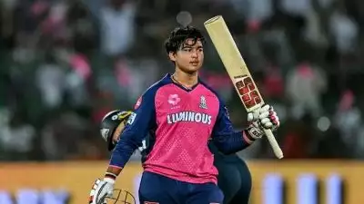 വൈഭവിന് എന്നെക്കാൾ വേഗതയുണ്ട്, ഇങ്ങനത്തെ കുറച്ച് കളിക്കാരെ മാത്രമേ ഞാൻ കണ്ടിട്ടുള്ളു: യുവരാജ് സിങ്