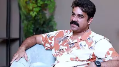 ആ നടന്‍ മദ്യപിച്ച് ഉറങ്ങി, വിളിച്ചിട്ട് കതക് തുറക്കാതെയായപ്പോള്‍ ഭയന്നു.. കേരളത്തില്‍ സിന്തറ്റിക് ഡ്രഗ്‌സിന്റെ കടന്നുകയറ്റമാണ്: വിജയ് ബാബു