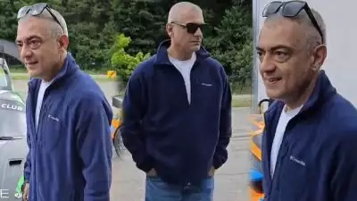 തല മൊട്ടയടിച്ച് അജിത്, ലുക്ക് തന്നെ മാറിയെന്ന് ആരാധകർ; ചിത്രങ്ങൾ വൈറൽ!