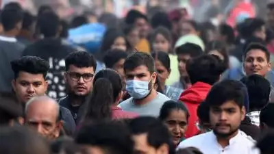 ഇന്ത്യയില്‍ കോവിഡ് കേസുകള്‍ മൂവായിരം കടന്നു; കേരളത്തില്‍ അതിവേഗ രോഗവ്യാപനം; മാസ്‌ക് നിര്‍ബന്ധമാക്കിയേക്കും