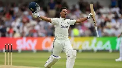 IND VS ENG: ഇം​ഗ്ലണ്ടിന്റെ പുതിയ പേടിസ്വപ്നം അവൻ, ആദ്യ ടെസ്റ്റിലെ ജയ്സ്വാളിന്റെ സെഞ്ച്വറിയിൽ ട്രോളുമായി ആരാധകർ