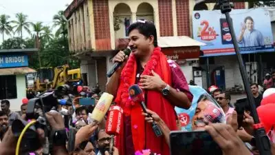 'ഒരു വിധത്തിലുമുള്ള പുരസ്‌കാരങ്ങള്‍ സ്വീകരിക്കില്ലന്നത് നിലപാട്; അക്കാദമിയോട് ബഹുമാനം മാത്രം'; കേരള സാഹിത്യ അക്കാദമിയുടെ അവര്‍ഡ് നിരസിച്ച് എം സ്വരാജ്
