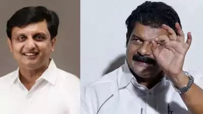 ‘നവകേരള സദസിന്റെ പേരില്‍ മന്ത്രി റിയാസ് കരാറുകാരില്‍ നിന്ന് പണപ്പിരിവ് നടത്തി, തെളിവുകള്‍ പുറത്തു വിട്ടാല്‍ തലയില്‍ മുണ്ടിട്ട് നടക്കേണ്ടി വരും’; ഒളിയമ്പുമായി പി വി അന്‍വര്‍