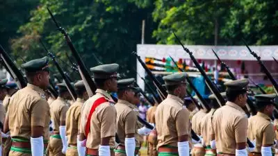 വര്‍ക്കലയില്‍ ഭക്ഷണം വൈകിയതിന് ബാര്‍ ഹോട്ടല്‍ ആക്രമിച്ചു; പൊലീസിന്റെ യൂണിഫോം വലിച്ച് കീറി; ആറുപേര്‍ പിടിയില്‍