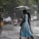 ന്യൂനമര്‍ദത്തിന് ശക്തി കുറഞ്ഞു, സംസ്ഥാനത്ത് മഴ കുറയുമെന്ന് കാലാവസ്ഥ വകുപ്പ്; നാല് ജില്ലകളില്‍ യെല്ലോ അലേര്‍ട്ട്