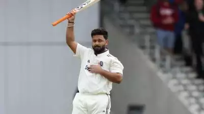 സ്റ്റുപ്പിഡല്ല, ഫയറാണ് താനെന്ന് കാണിച്ചുതന്നു, ടെസ്റ്റിൽ ചരിത്രനേട്ടവുമായി റിഷഭ് പന്ത്, ഇത് പൊളിച്ചല്ലോയെന്ന് ആരാധകർ