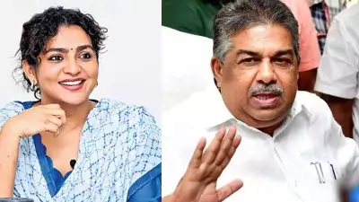 'തെറ്റിദ്ധാരണ പരത്തുന്നു, ഇതൊന്നും അറിയാത്തവരല്ല ചില കമൻ്റുകൾ ഇറക്കുന്നത്'; പാർവതിക്ക് മറുപടിയുമായി സജി ചെറിയാൻ