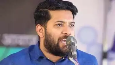 ‘പിണറായി ഭരണം ജനത്തിന് ബാധ്യത, സർക്കാരിൽ നിന്ന് രക്ഷപ്പെടാൻ ജനങ്ങൾക്ക് വാക്സിൻ കൊടുക്കേണ്ട അവസ്ഥ'; ഷാഫി പറമ്പിൽ