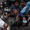 ഭക്ഷണത്തിനായി കാത്തുനിന്നവര്‍ക്ക് നേരെ ഷെല്ലാക്രമണം; ഗാസ മുനമ്പില്‍ കൊല്ലപ്പെട്ടത് 45 പലസ്തീനികള്‍