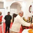 നിലപാടിലുറച്ച് ഗവര്‍ണര്‍, ചിത്രം ഒരുകാരണവശാലും അവിടെ നിന്ന് മാറ്റില്ല; പ്രതിഷേധം ശക്തമാക്കാന്‍ ഒരുങ്ങി സിപിഐ