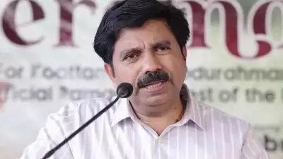 ആര്യാടന്‍ ഷൗക്കത്തിന്റെ തിരഞ്ഞെടുപ്പ് കണ്‍വെന്‍ഷനില്‍ പങ്കെടുക്കാതെ പാണക്കാട് കുടുംബം; കണ്‍വെന്‍ഷനിലേക്ക് ക്ഷണിച്ചതില്‍ വീഴ്ച സംഭവിച്ചതായി ആരോപണം