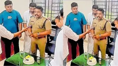 'ഹാപ്പി ബർത്ത് ഡേ ബോസ്'; പൊലീസ് സ്റ്റേഷനിൽ യൂത്ത് കോൺഗ്രസ് നേതാക്കളുടെ നേതൃത്വത്തിൽ ഇൻസ്പെക്‌ടറുടെ ജന്മദിനാഘോഷം, നടപടിക്ക് സാധ്യത