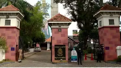 മുന്നിലുള്ളത് രണ്ട് ദിവസങ്ങൾ മാത്രം; പുതിയ പോലീസ് മേധാവിയായി യുപിഎസ്‌സി ചുരുക്കപ്പട്ടികയിൽ ഇല്ലാത്ത ഉദ്യോഗസ്ഥനെ നിയമിക്കാൻ സർക്കാർ ശ്രമം, നിയമോപദേശം തേടി