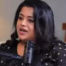 അമ്മ മരിച്ചപ്പോൾ കരച്ചിൽ വരാത്തതുകൊണ്ട് ഞാൻ കാറുകയാണ് ചെയ്തത്, ആ സാഹചര്യം അനുഭവിച്ചവർക്കേ അത് മനസിലാകൂ : വീണ നായർ