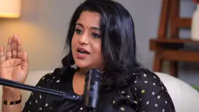 അമ്മ മരിച്ചപ്പോൾ കരച്ചിൽ വരാത്തതുകൊണ്ട് ഞാൻ കാറുകയാണ് ചെയ്തത്, ആ സാഹചര്യം അനുഭവിച്ചവർക്കേ അത് മനസിലാകൂ : വീണ നായർ