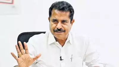 'ചിലർ മനപ്പൂർവ്വം സർവ്വേ നടത്താൻ ശ്രമിക്കുന്നു, മുഖ്യമന്ത്രിയെ തീരുമാനിക്കേണ്ടത് ഓൾ ഇന്ത്യ കോൺഗ്രസ് കമ്മിറ്റി'; അടൂർ പ്രകാശ്