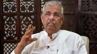 'സനാതന ധർമ്മം പഠിപ്പിക്കാൻ ക്ഷേത്രങ്ങളിൽ സ്‌കൂളുകളും, പശുക്കൾക്കായി ഗോശാലയും സ്ഥാപിക്കണം'; ഗവർണർ രാജേന്ദ്ര ആർലേക്കർ
